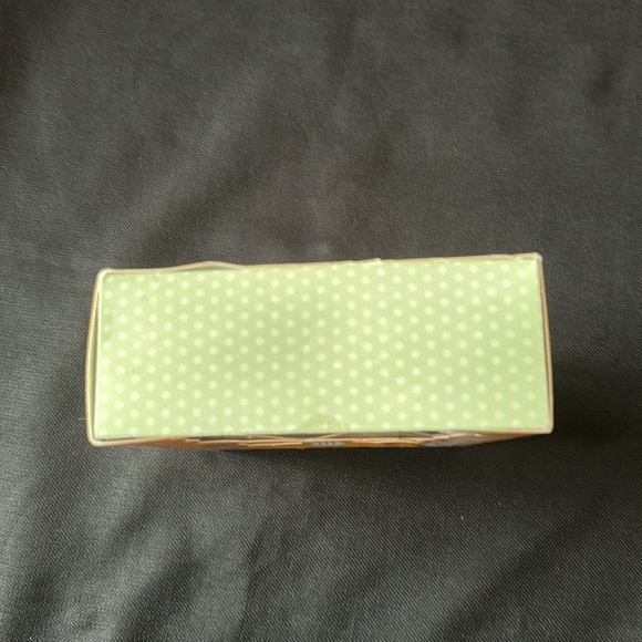 Cooking for your baby recipe book plus two storage pots - Picture 6 of 6